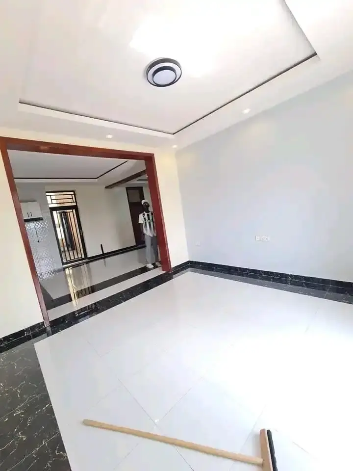 800 000 Rwf: Irakodeshwa-Kicukiro